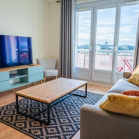 T2 De Standing Climatise Avec Parking Prive, Tram T2 T5, Hopitaux Est Apartman Bron Kültér fotó