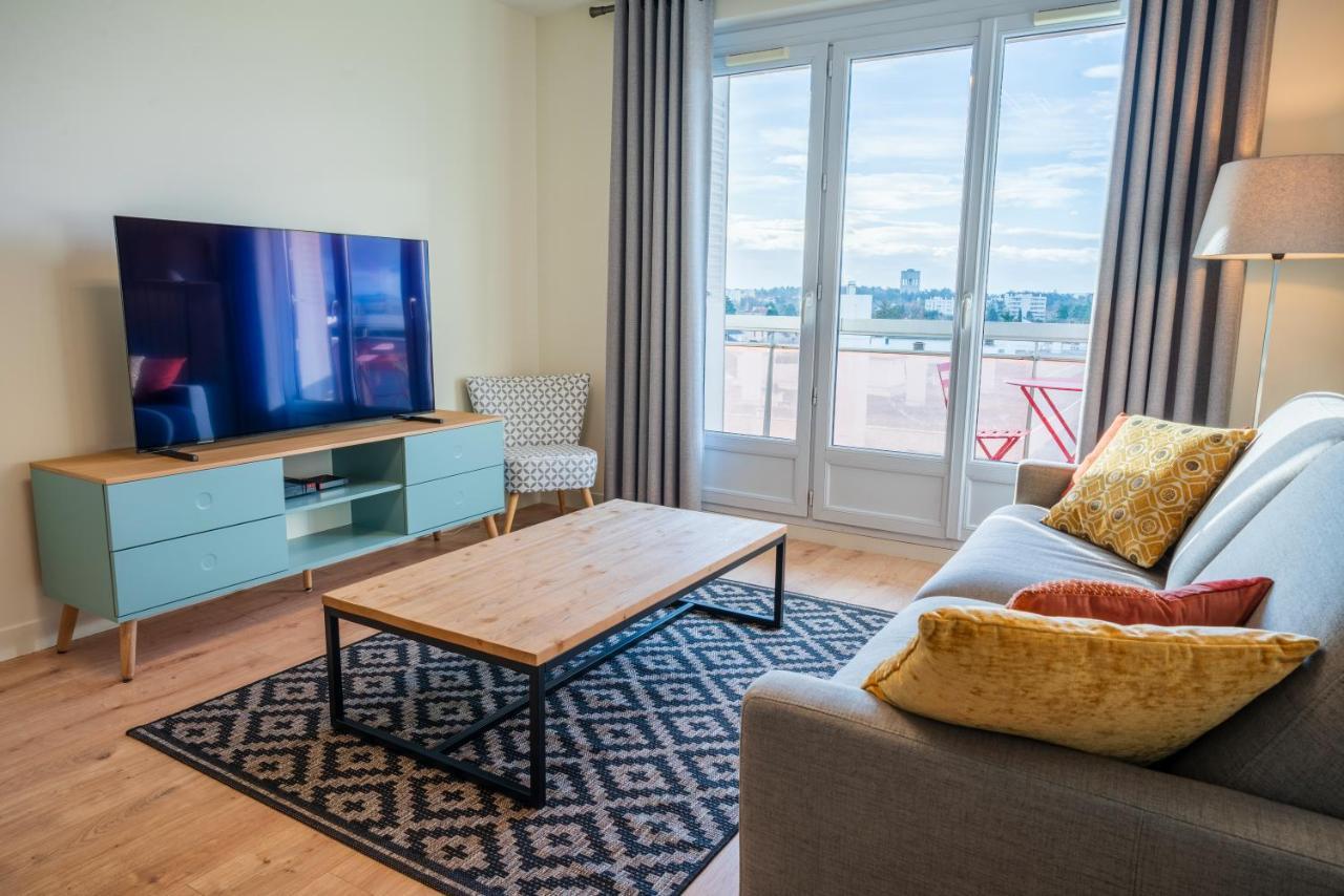 T2 De Standing Climatise Avec Parking Prive, Tram T2 T5, Hopitaux Est Apartman Bron Kültér fotó