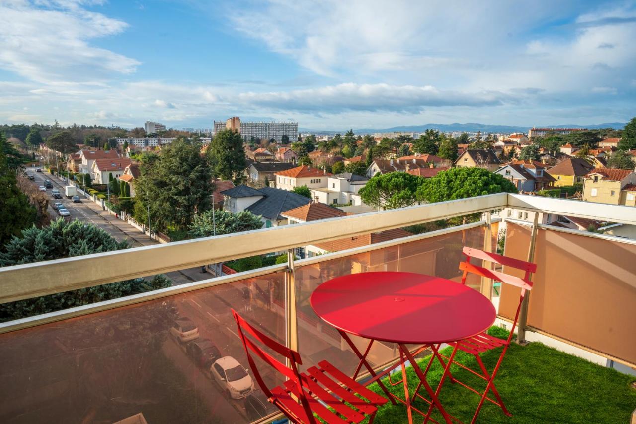 T2 De Standing Climatise Avec Parking Prive, Tram T2 T5, Hopitaux Est Apartman Bron Kültér fotó